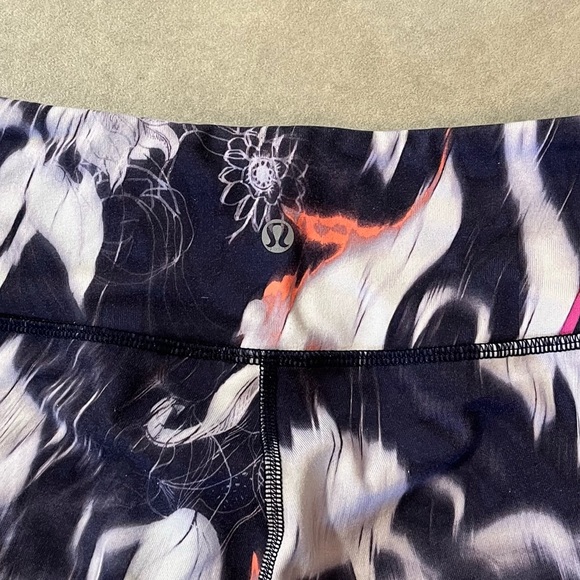 Lululemon full length leggings. Size 4. Low waist. Bold. Fun. - Picture 6 of 7